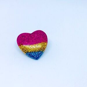 Glittery Heart Multicolored Brooch Pin with Artistic Flair NWOT NEW Glitz Shiny